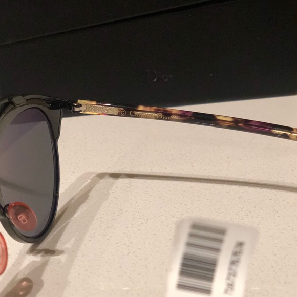 Christian Dior So Real Sunglasses - Picture 4 of 8